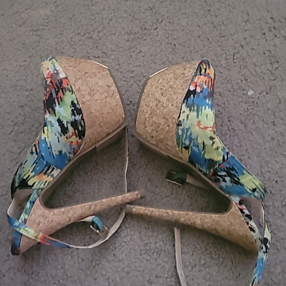 Multi Color platform pumps - Picture 2 of 4